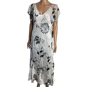 Komarov Floral Crinkle Midi Dress szL Lace hem Floral New wedding guest spring